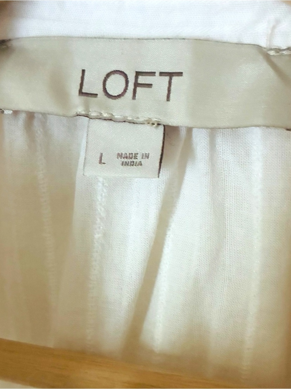 Ann Taylor LOFT LARGE White Pleated Front Ruffle Collar Textured Pinstripe Top - Picture 4 of 7